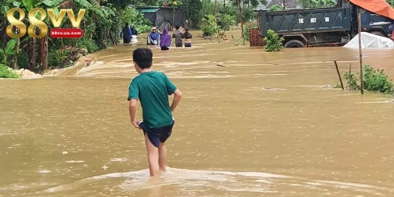Mơ đang lội sông nước đục ngầu báo hiệu rắc rối đang đến